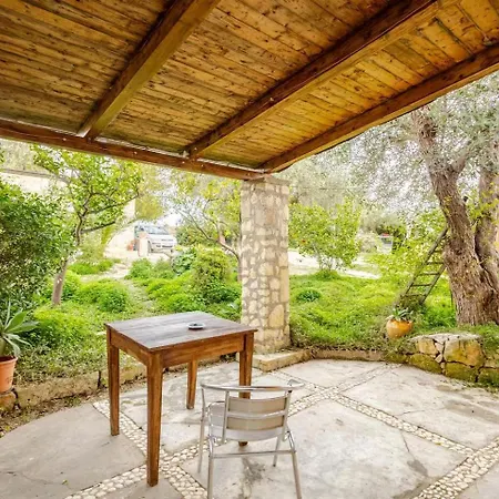 Country house Masseria Usamborgia Noto