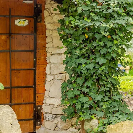 Masseria Usamborgia Country house