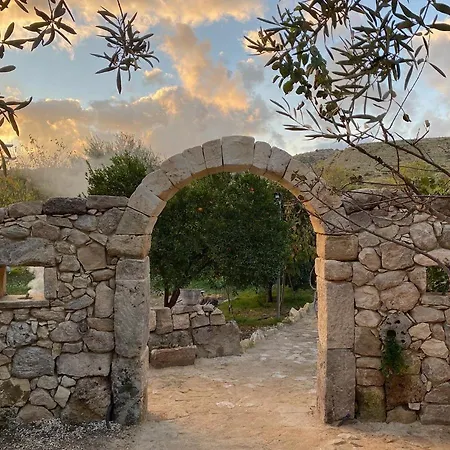 Masseria Usamborgia منزل ريفي نوتو