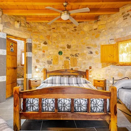 منزل ريفي Masseria Usamborgia *