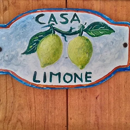 منزل ريفي Masseria Usamborgia